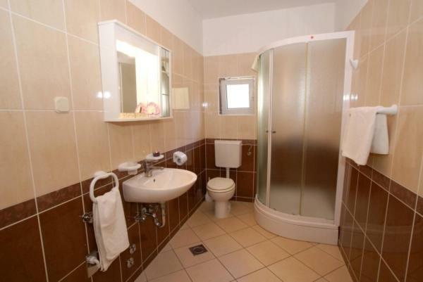 Obala Apartment & Studios مالينسكا المظهر الخارجي الصورة
