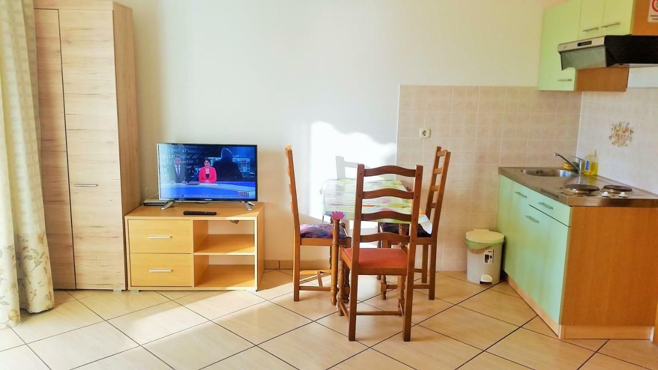 Obala Apartment & Studios مالينسكا المظهر الخارجي الصورة