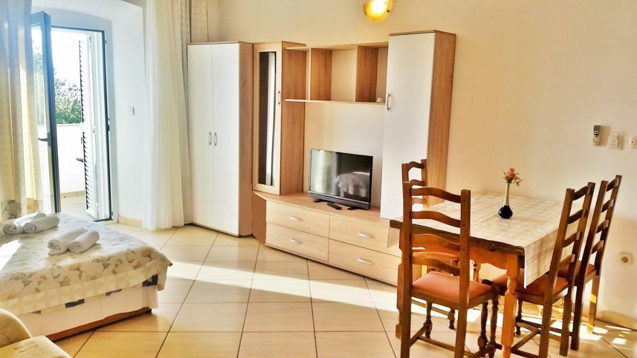 Obala Apartment & Studios مالينسكا المظهر الخارجي الصورة