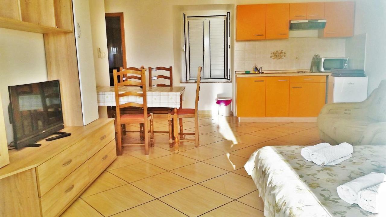 Obala Apartment & Studios مالينسكا المظهر الخارجي الصورة