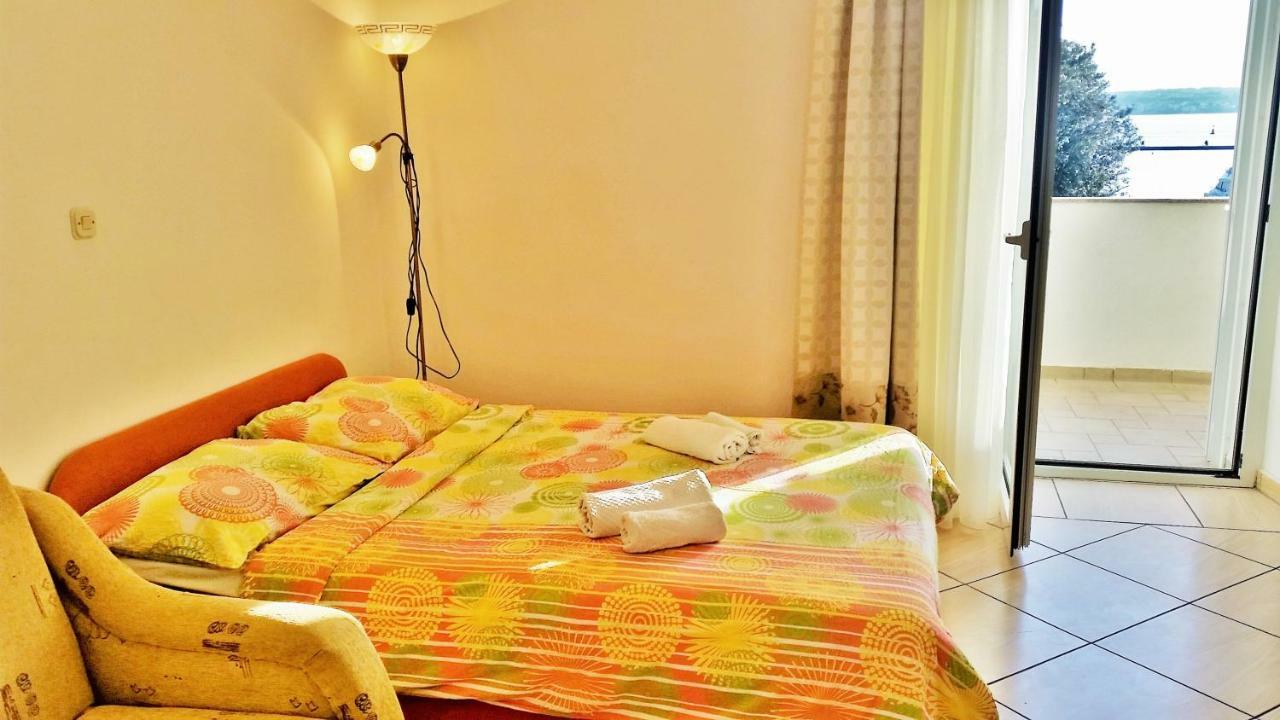 Obala Apartment & Studios مالينسكا المظهر الخارجي الصورة
