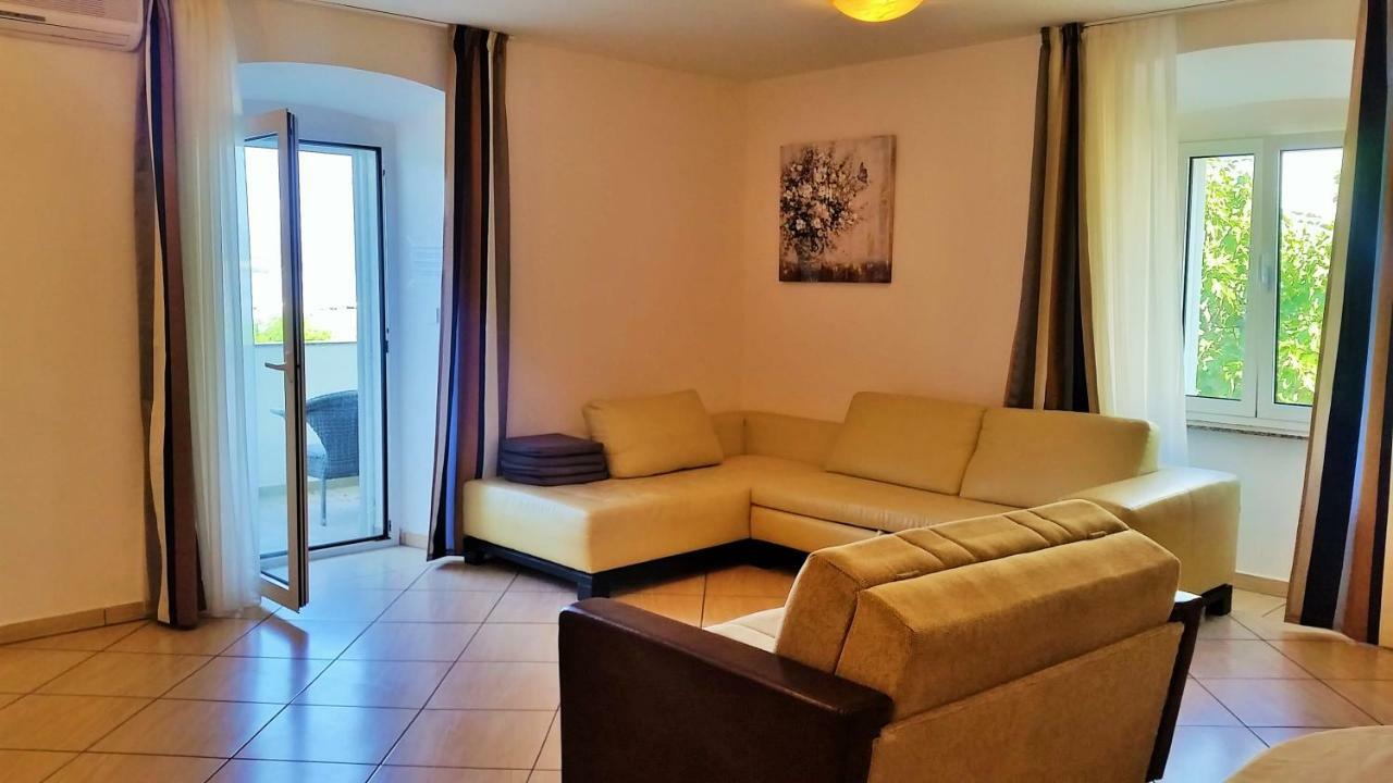 Obala Apartment & Studios مالينسكا المظهر الخارجي الصورة