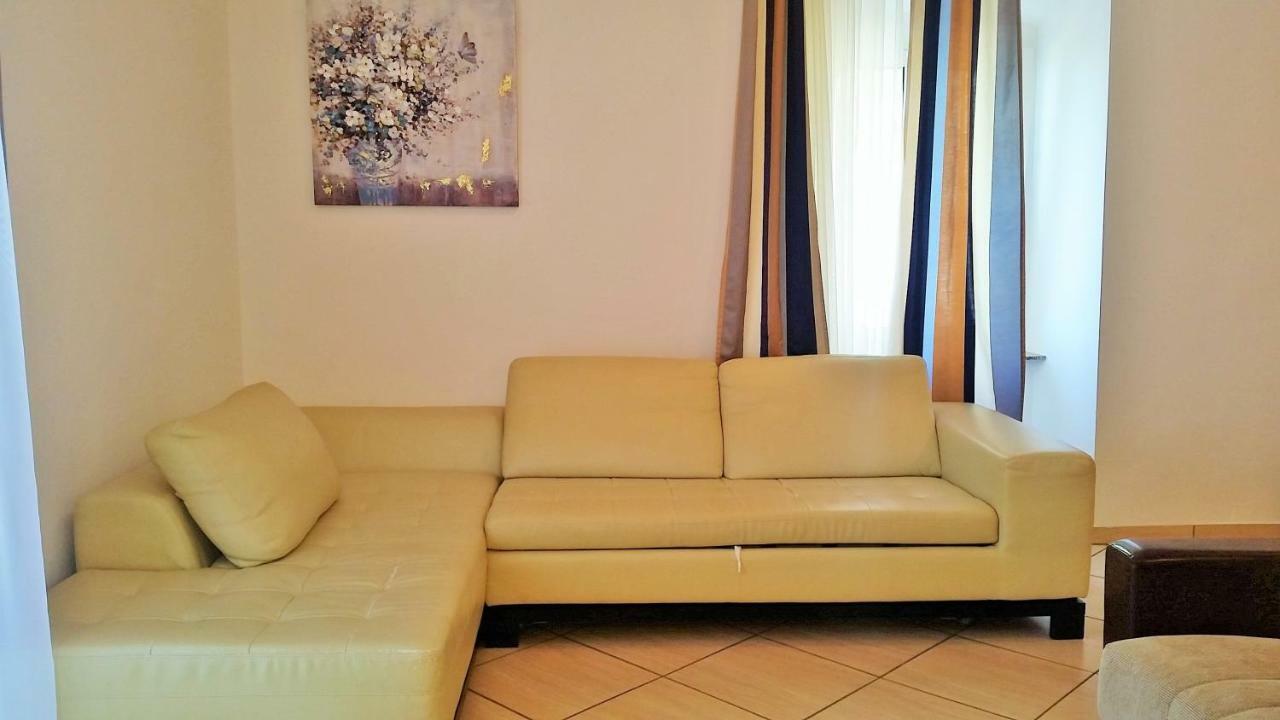 Obala Apartment & Studios مالينسكا المظهر الخارجي الصورة